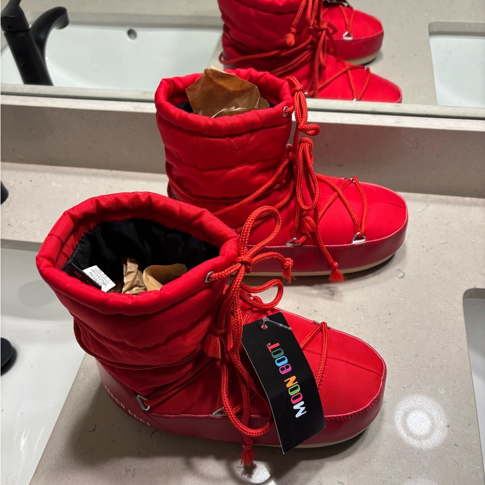 Moon Boot Women's Red Snow Boots